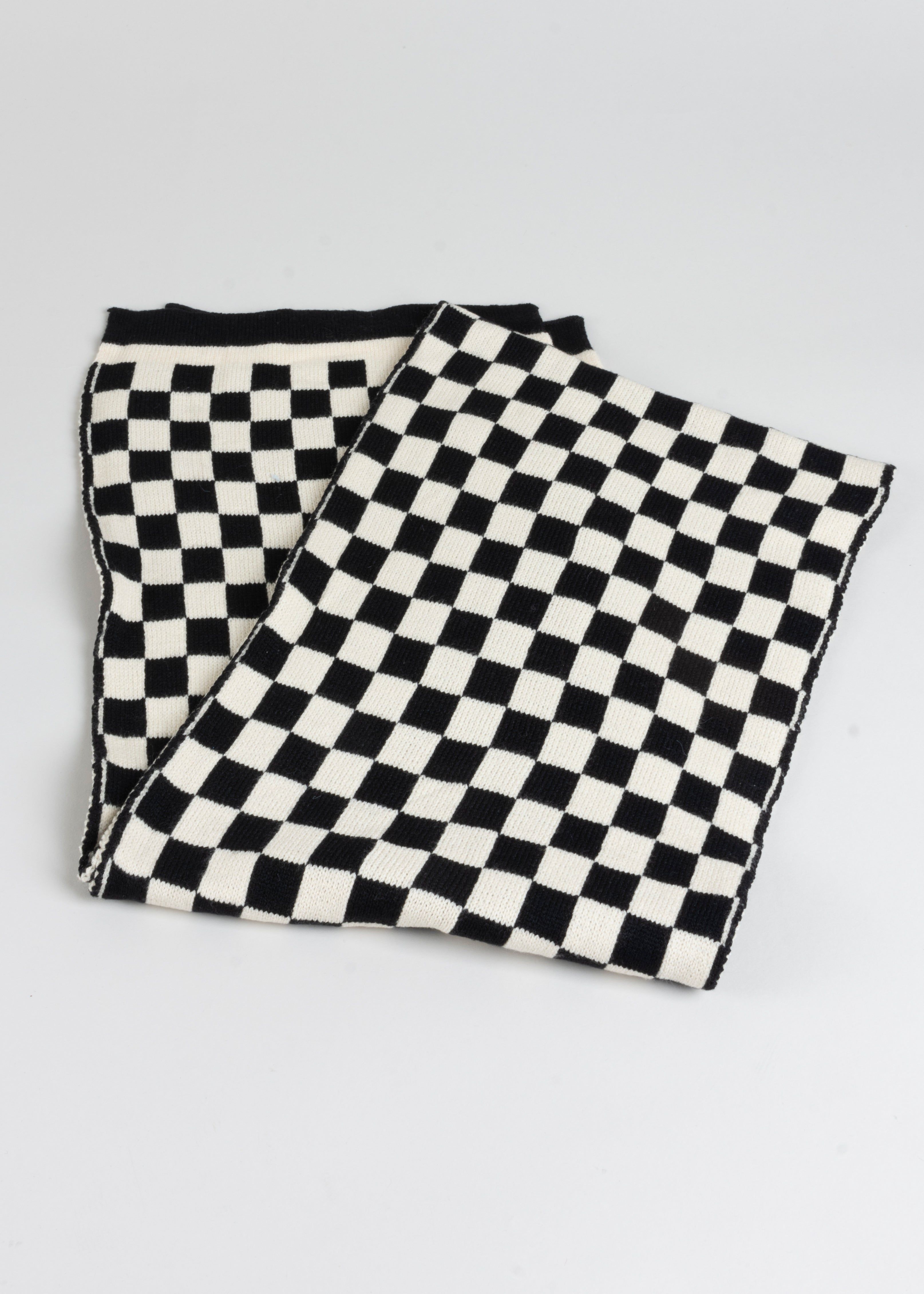 Bufanda larga cuadros sold by Shasa product image thumbnail 3