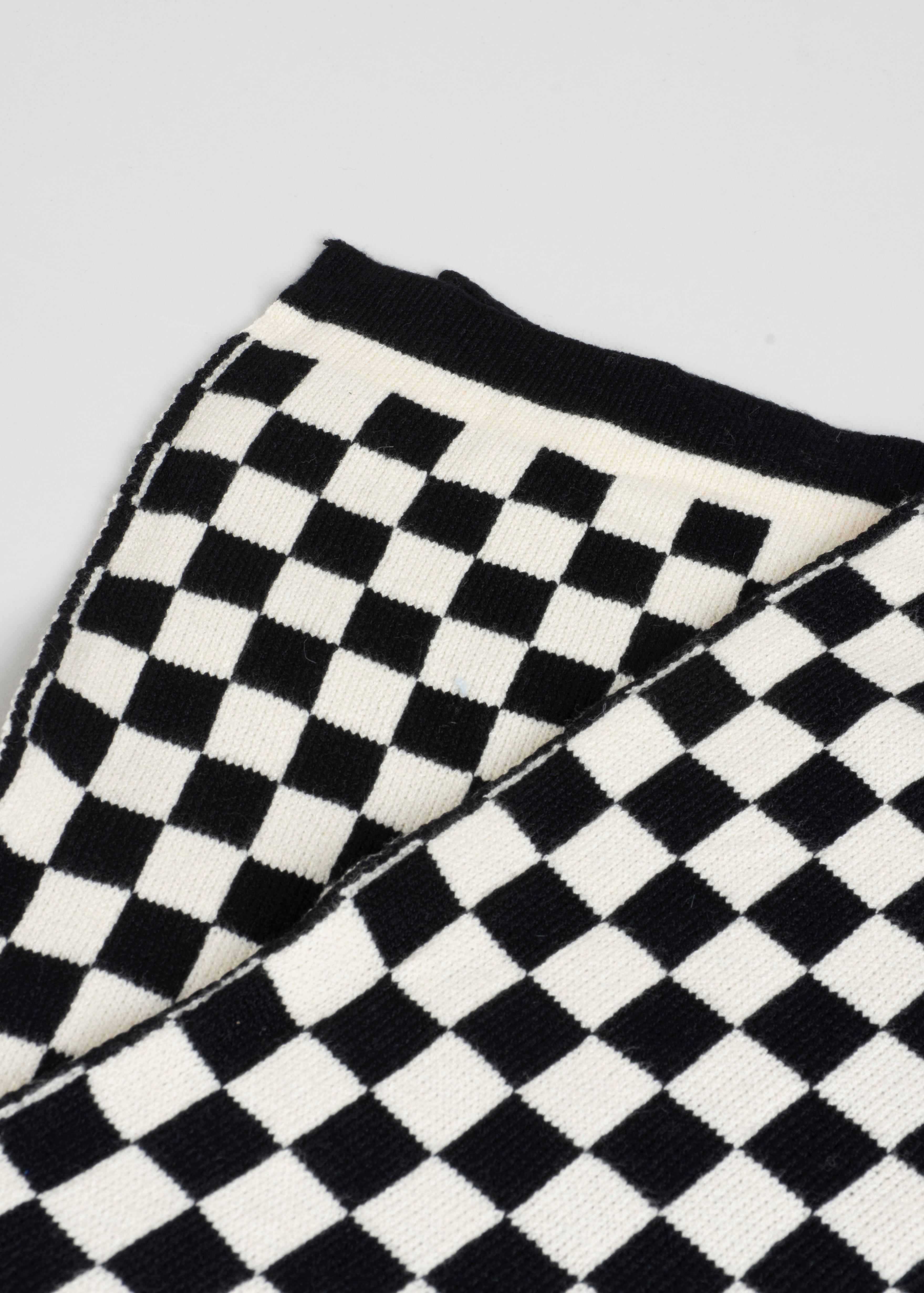 Bufanda larga cuadros sold by Shasa product image thumbnail 4