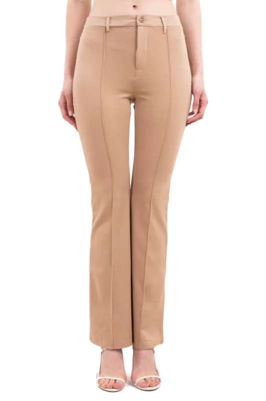 Pantalón recto liso costuras sold by Shasa