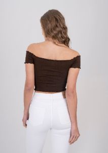 Top acanalado hombros descubiertos sold by Shasa