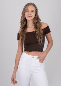 Top acanalado hombros descubiertos sold by Shasa