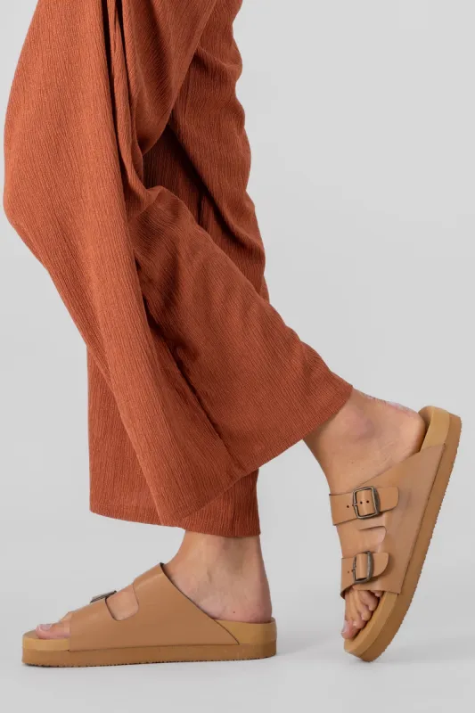 SLIDE DOS HEBILAS CORCHO sold by Shasa