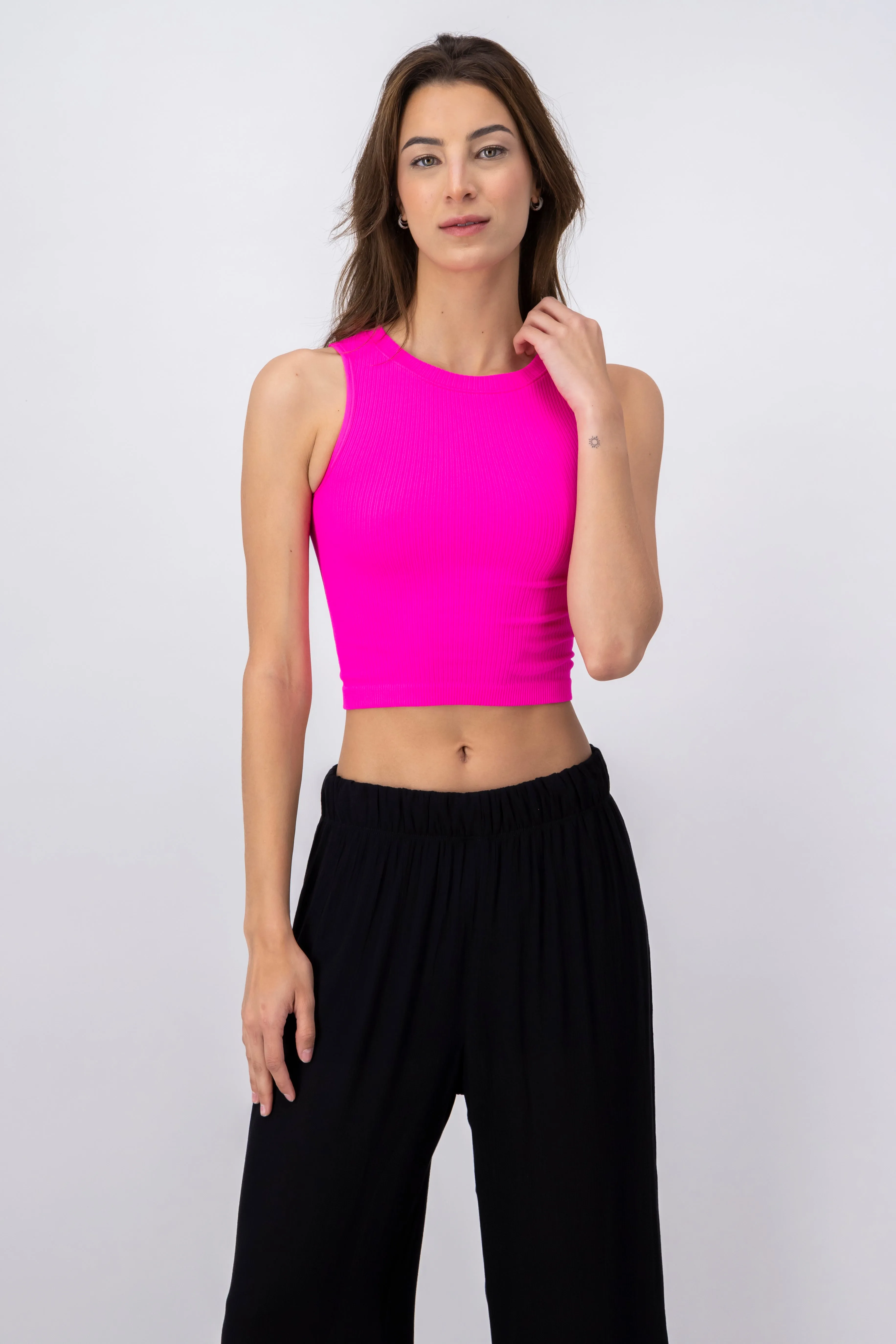 Top acanalado cuello redondo sold by Shasa