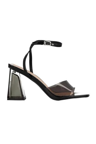 Tacón Pirámide Transparente sold by Shasa