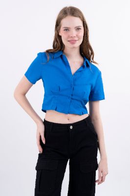 Camisa crop manga corta pinzas sold by Shasa