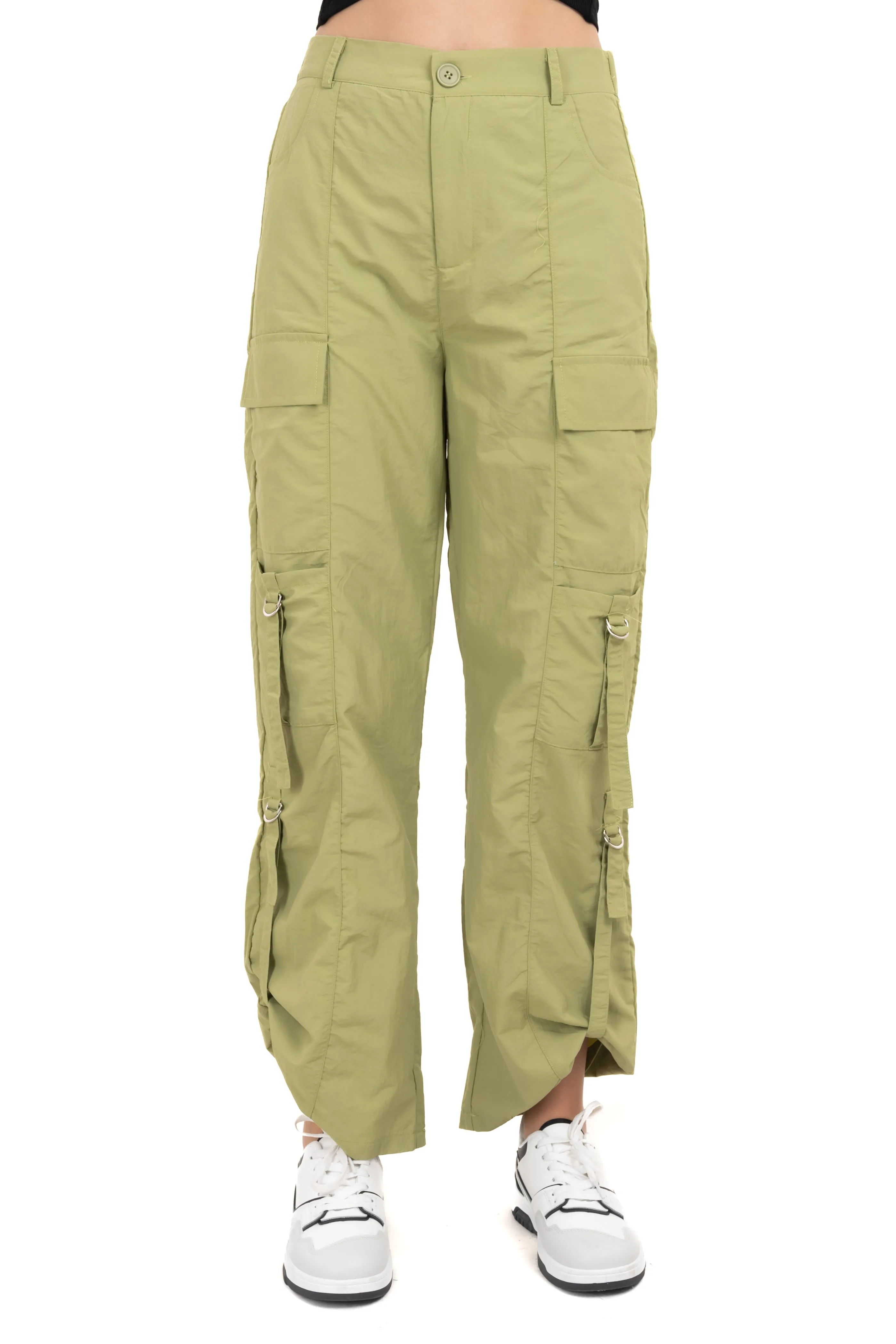 Pantalón cargo cintas argollas sold by Shasa