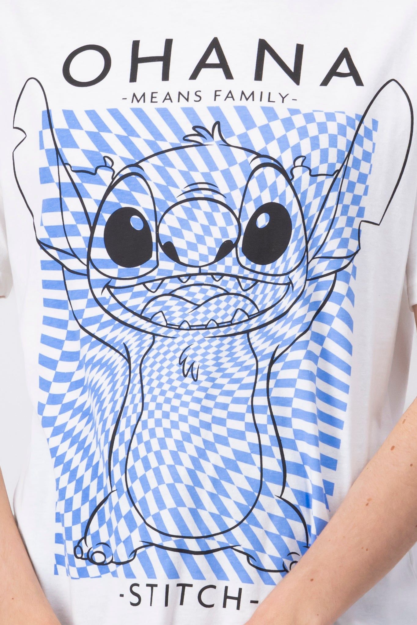 Playera amplia estampado Stitch sold by Shasa product image thumbnail 5