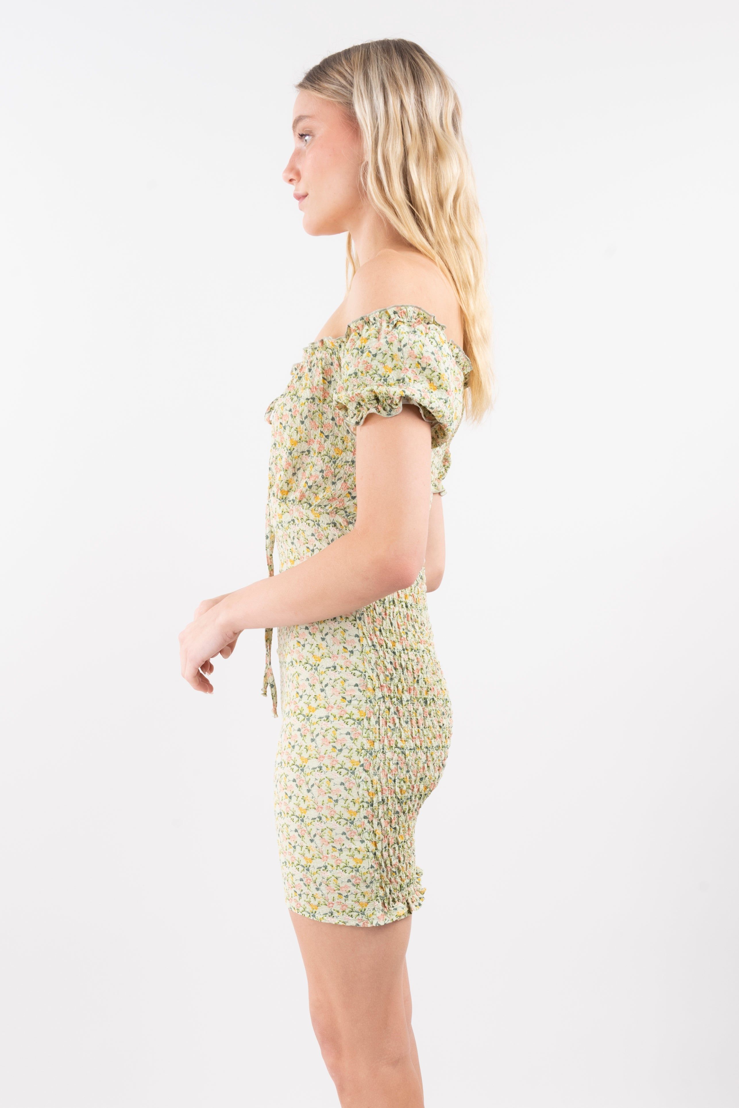 Vestido mini hombros descubiertos flores sold by Shasa product image thumbnail 3