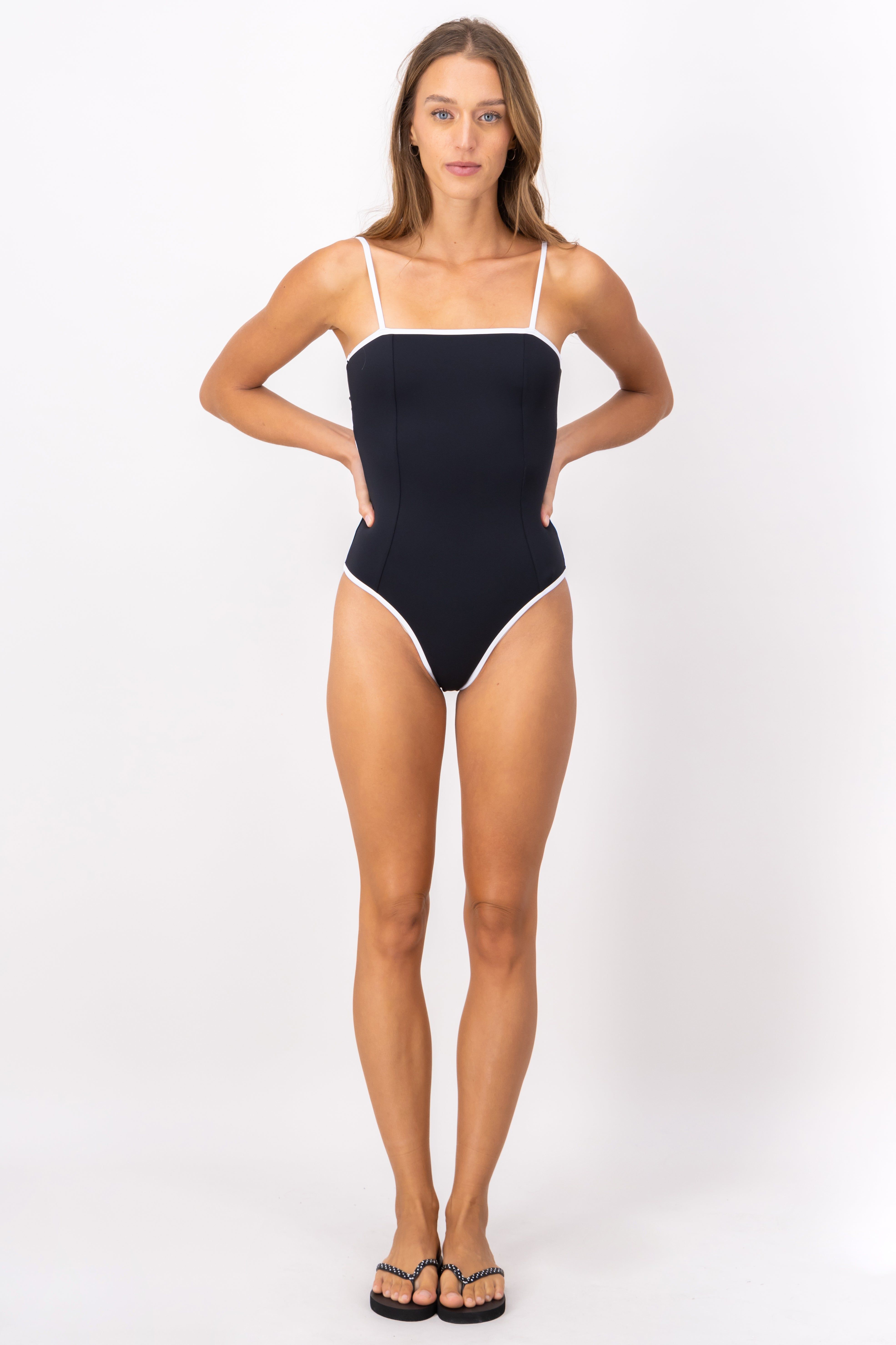 Traje De Baño Completo Contraste sold by Shasa product image thumbnail 2