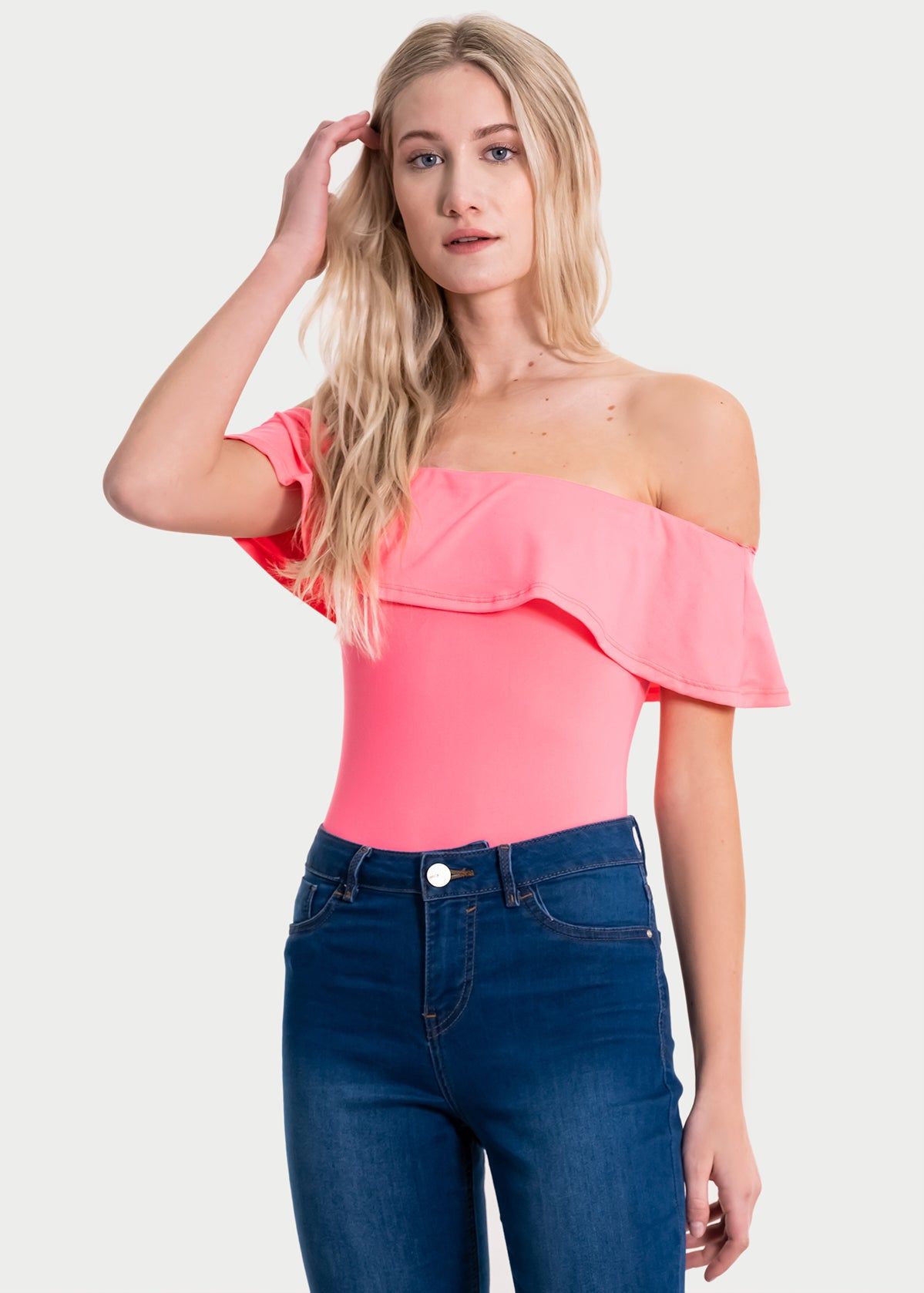 Bodysuit hombros descubiertos sold by Shasa