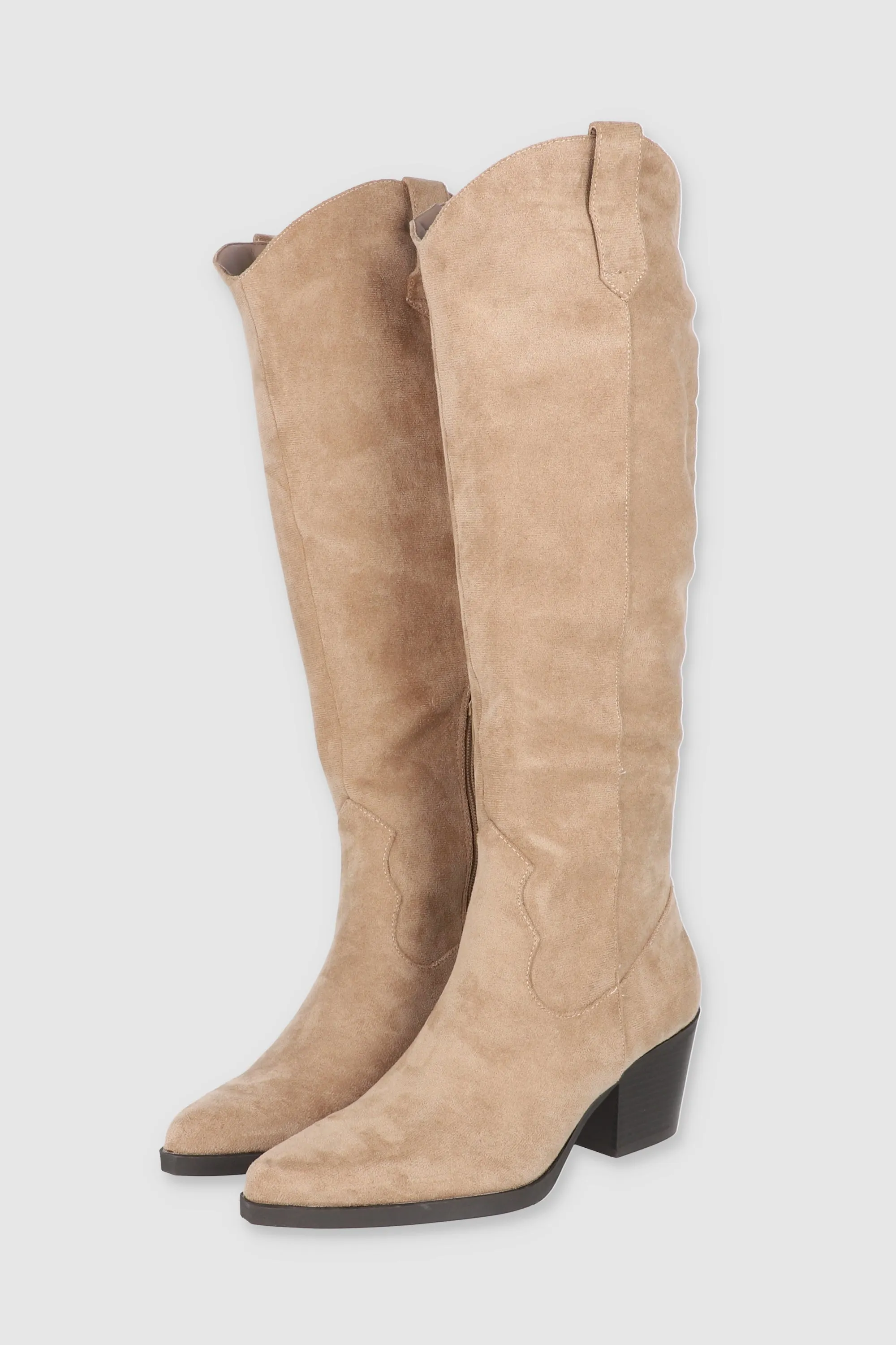 Bota larga vaquera sencilla sold by Shasa