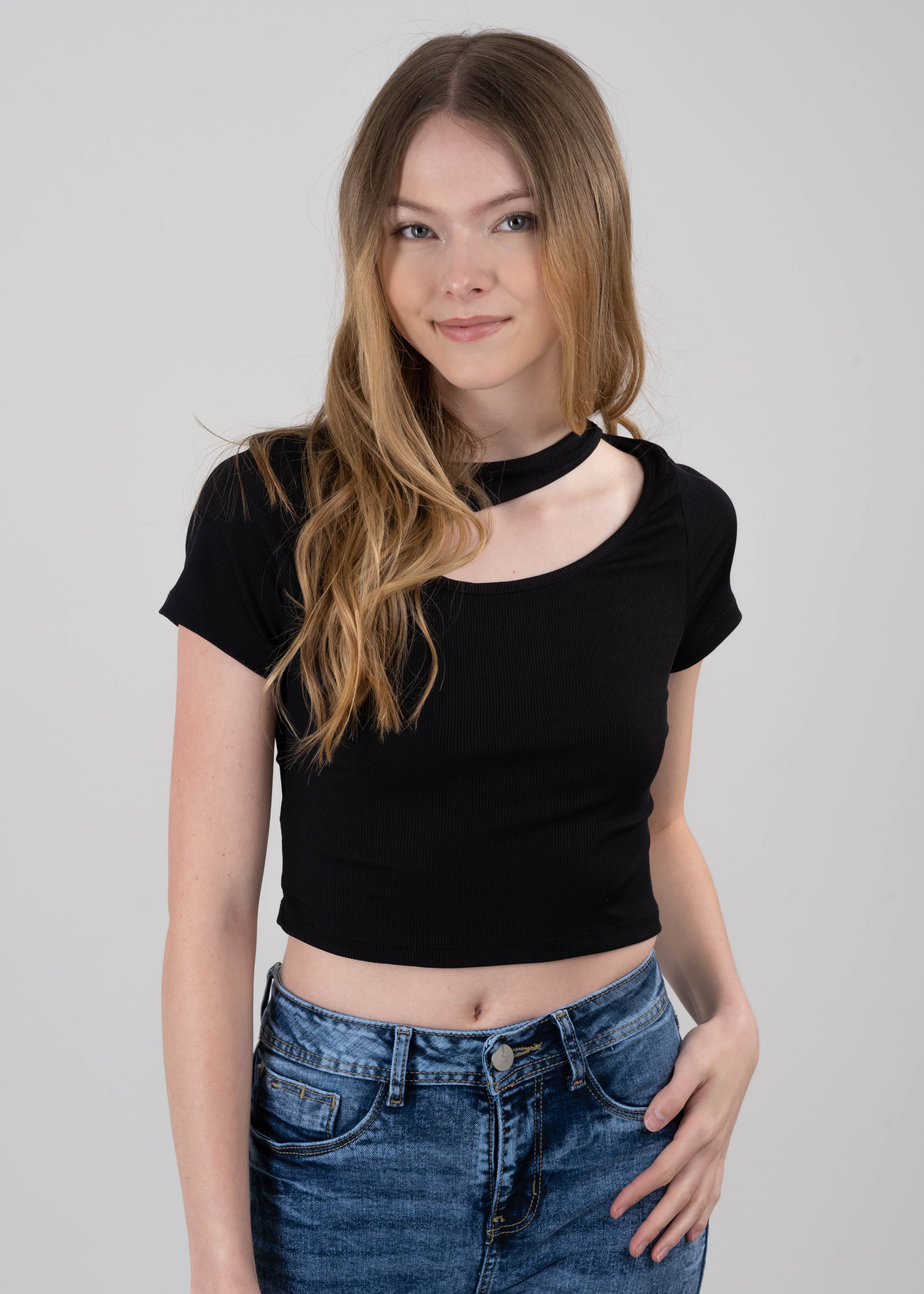 Top escote asimétrico sold by Shasa