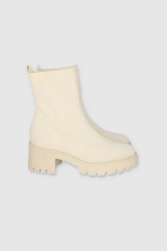 Botin Calcetin Punta Redonda sold by Shasa