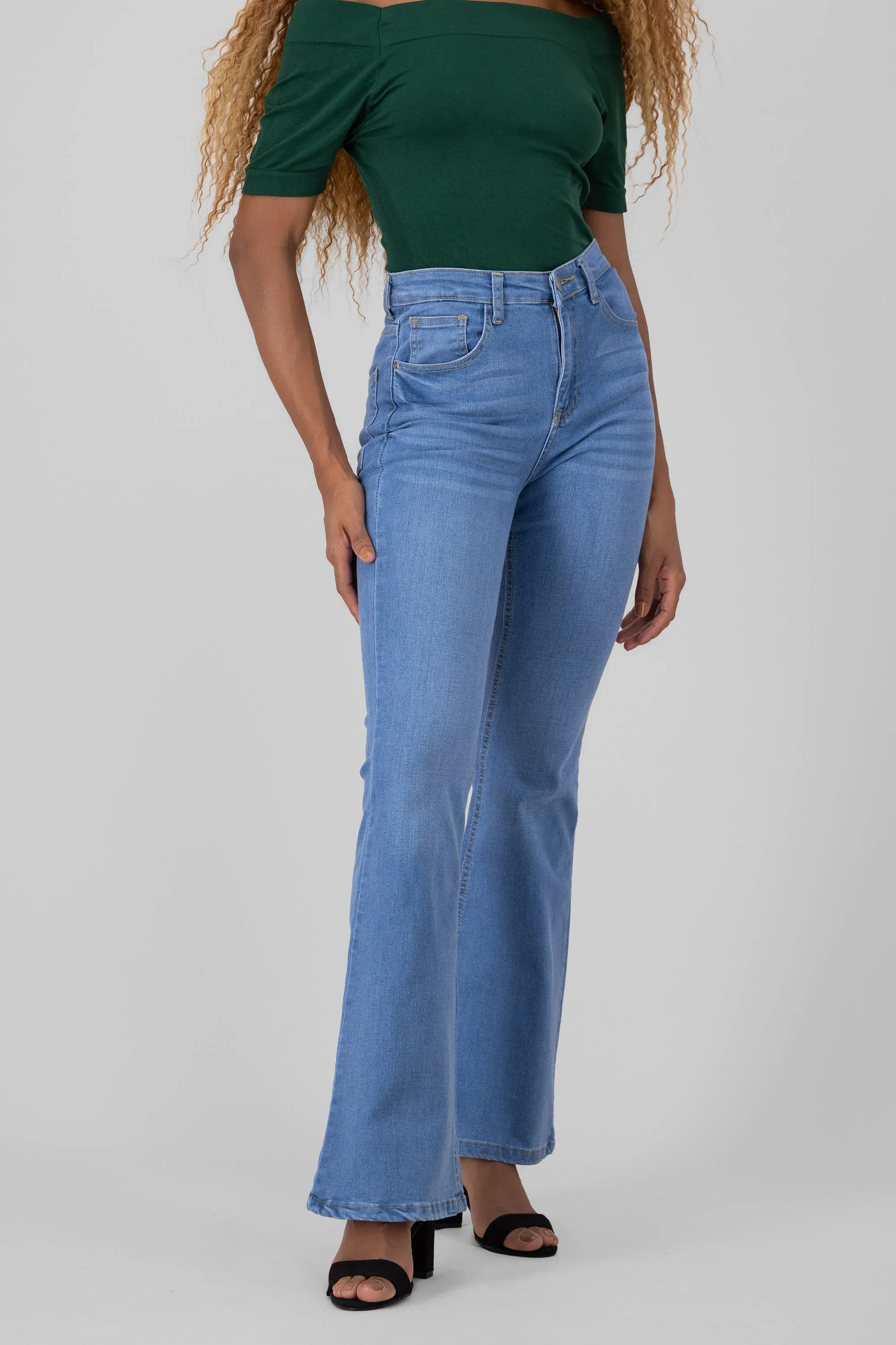 Jeans flare básicos sold by Shasa product image thumbnail 2