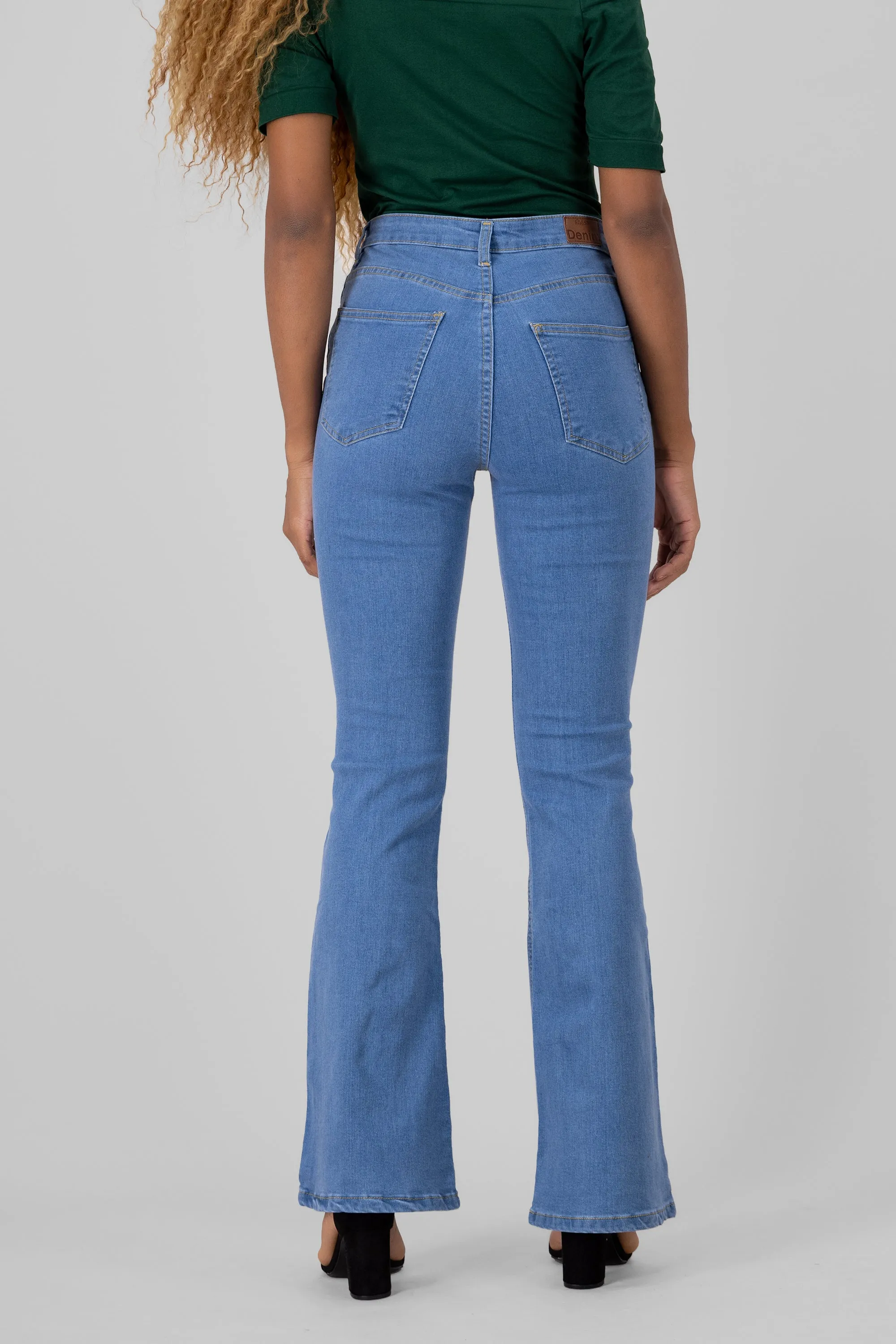 Jeans flare básicos sold by Shasa product image thumbnail 4
