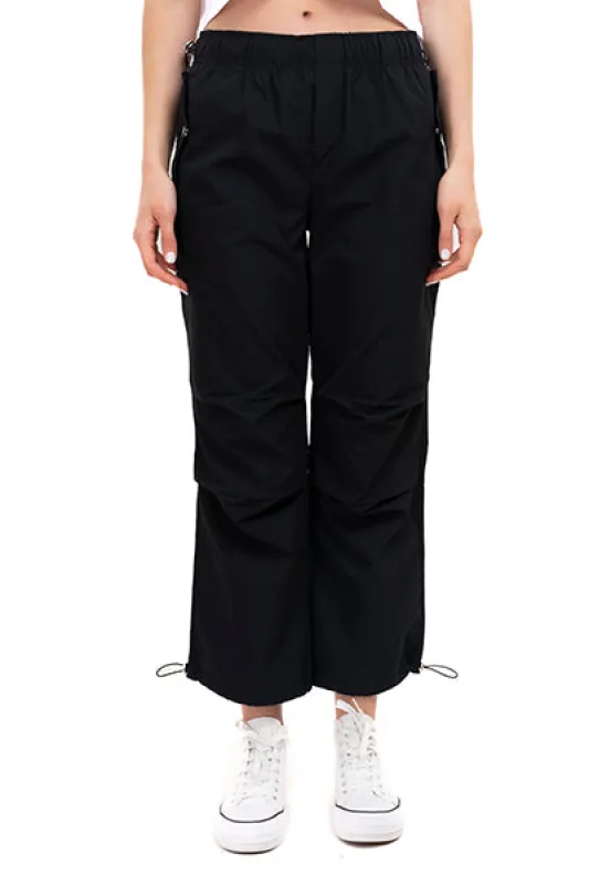 Pantalón parachute cintura elástica sold by Shasa