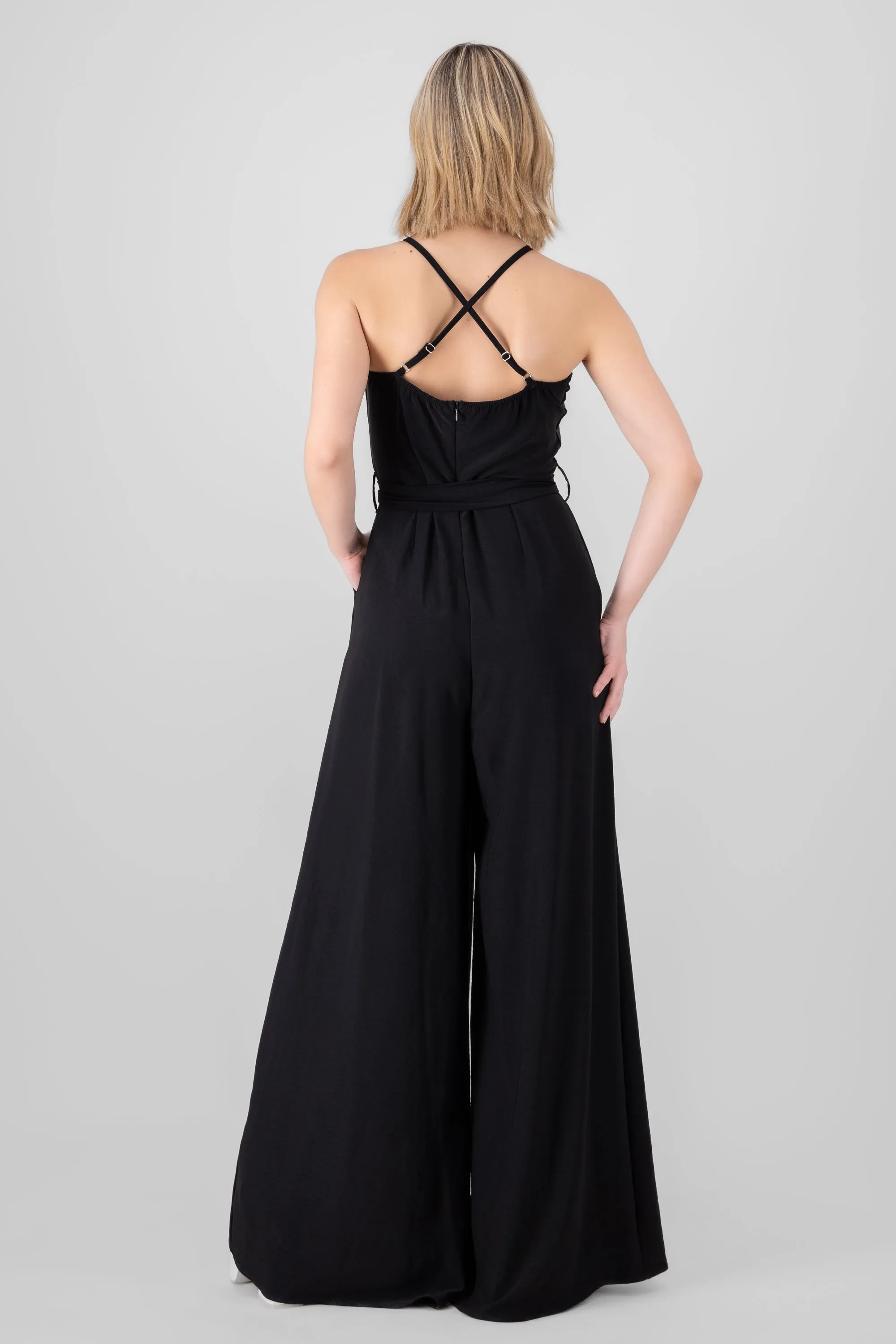 Jumpsuit escote en V con tirante delgado Hypsters sold by Shasa product image thumbnail 4