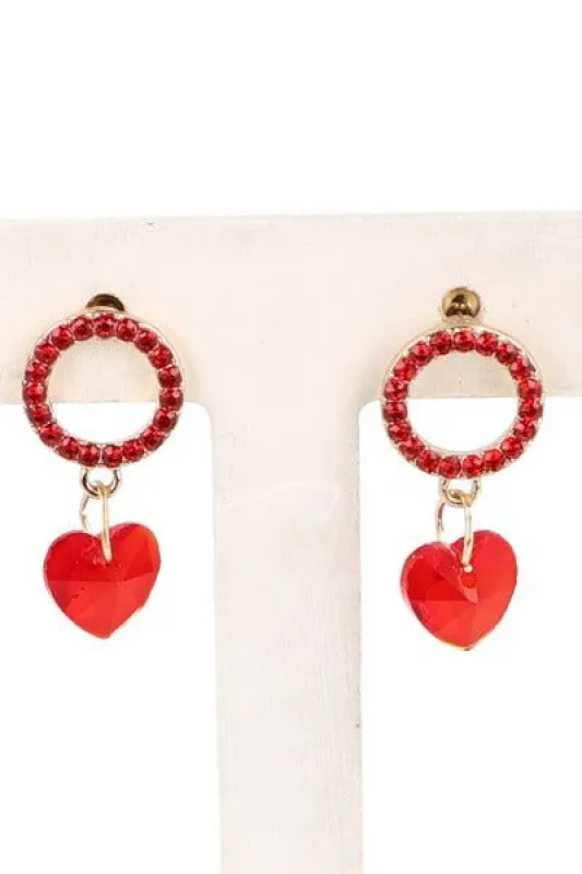 Aretes largos corazón sold by Shasa