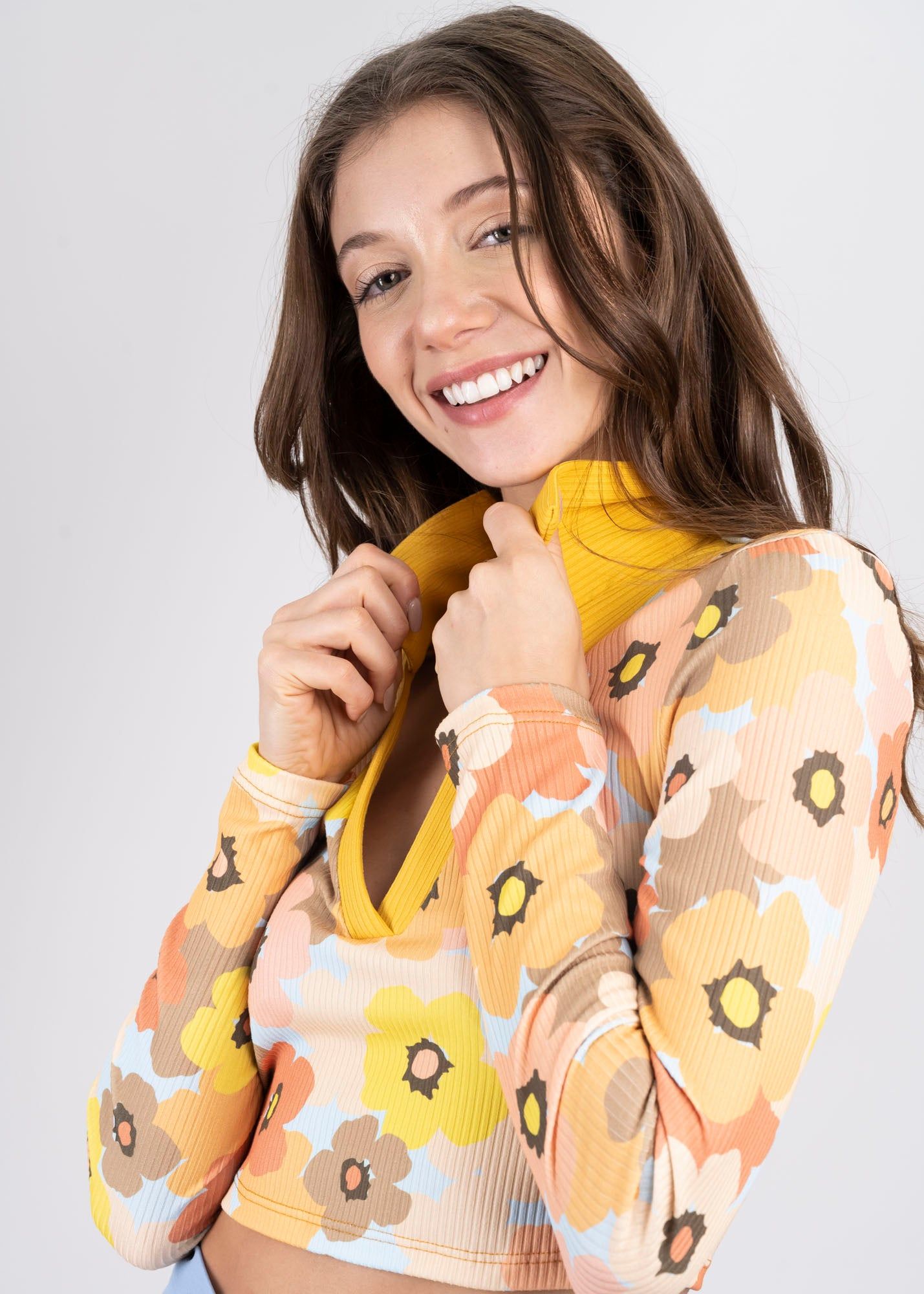 Top cuello polo flores sold by Shasa product image thumbnail 5