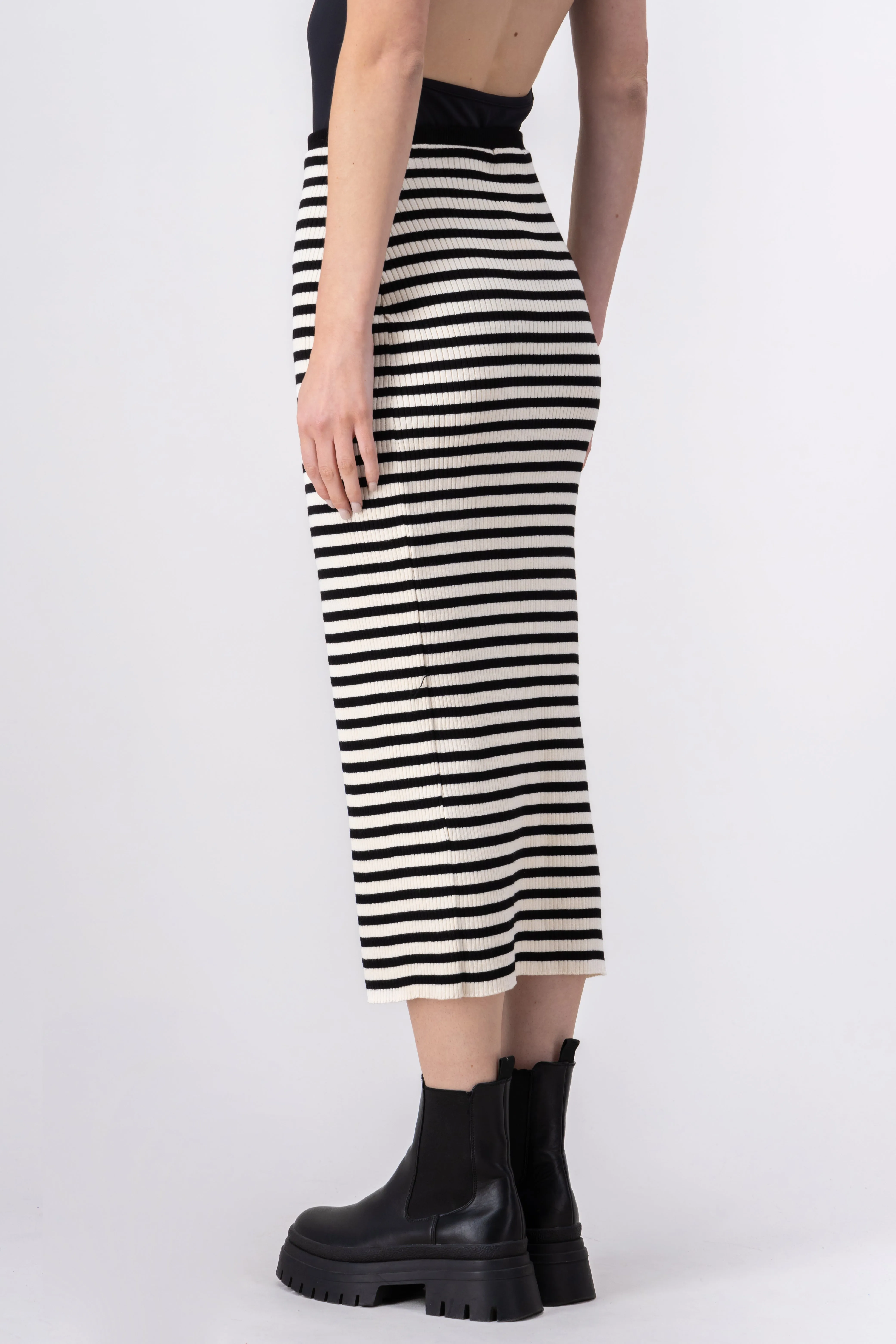 Falda maxi rayas abertura sold by Shasa product image thumbnail 4