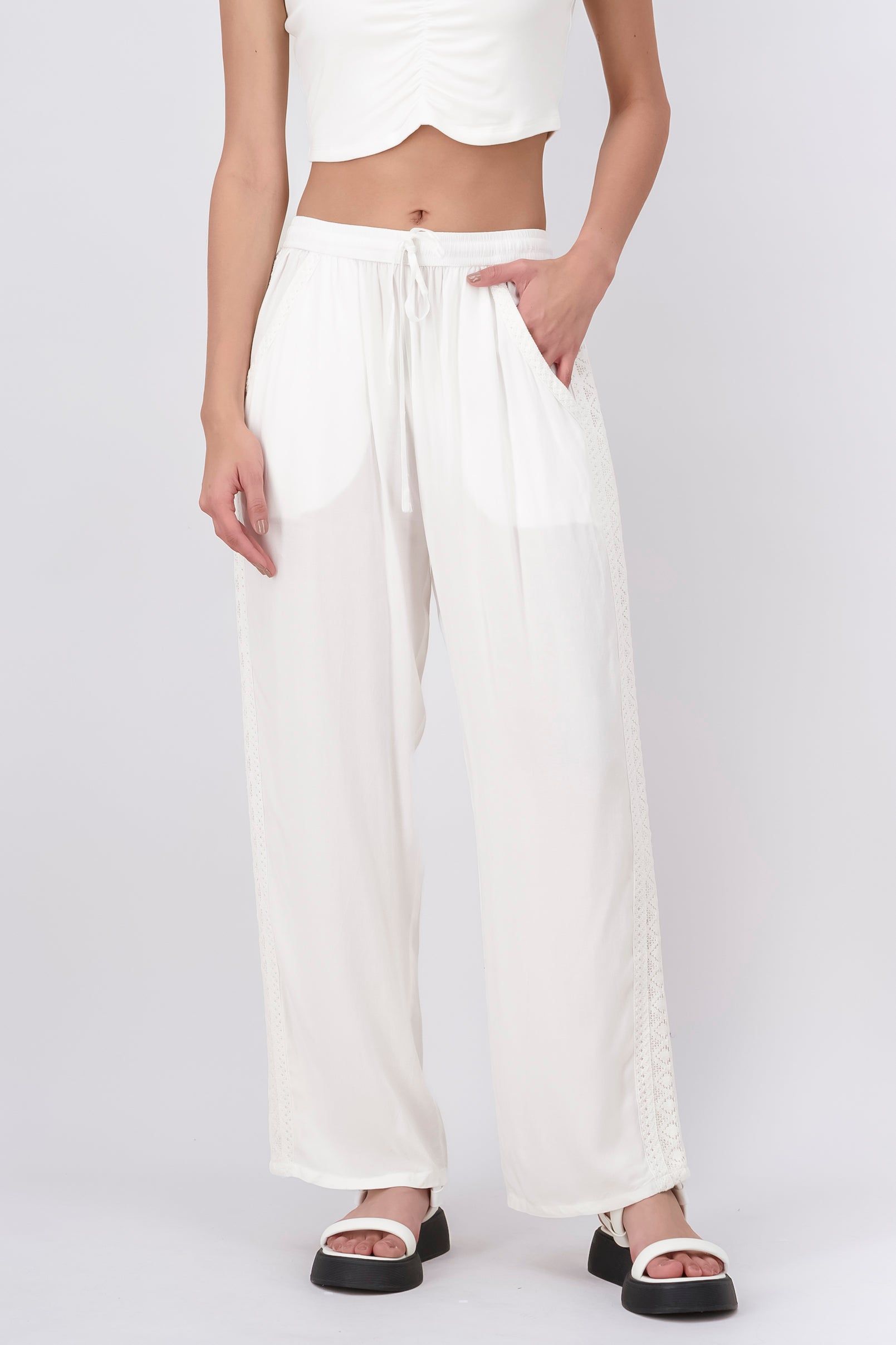 Pantalon detalle bordado sold by Shasa product image thumbnail 2