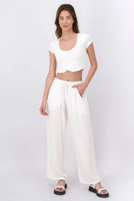 Pantalon detalle bordado sold by Shasa