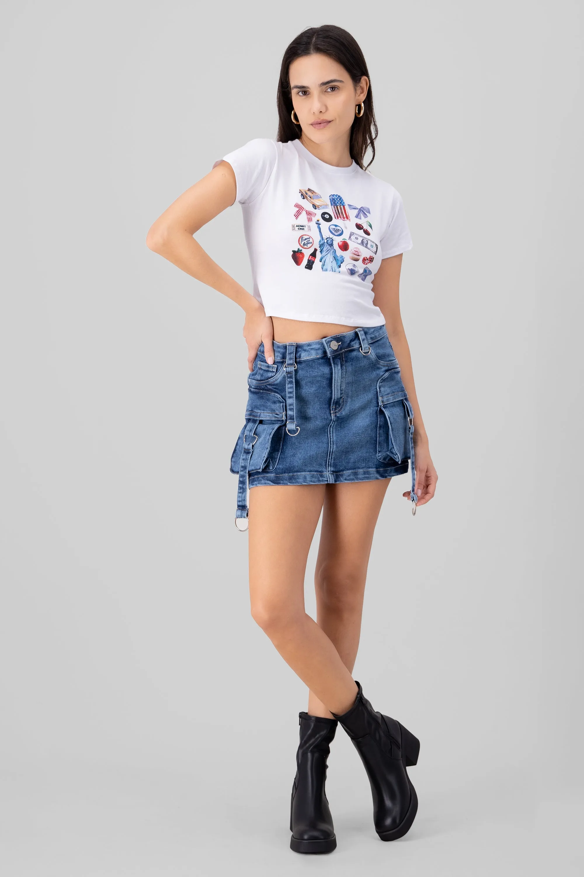 Falda cargo 2 bolsas con argollas sold by Shasa