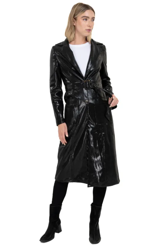 Abrigo efecto piel textura sold by Shasa