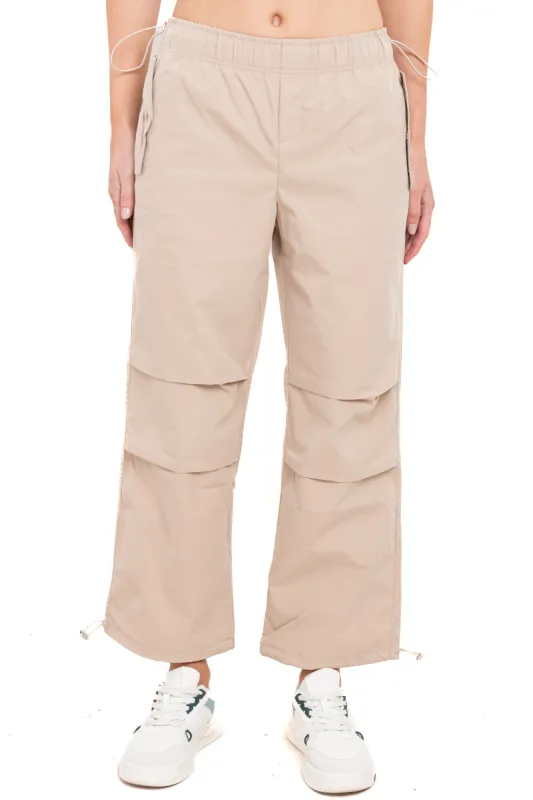 Pantalón parachute cintura elástica sold by Shasa