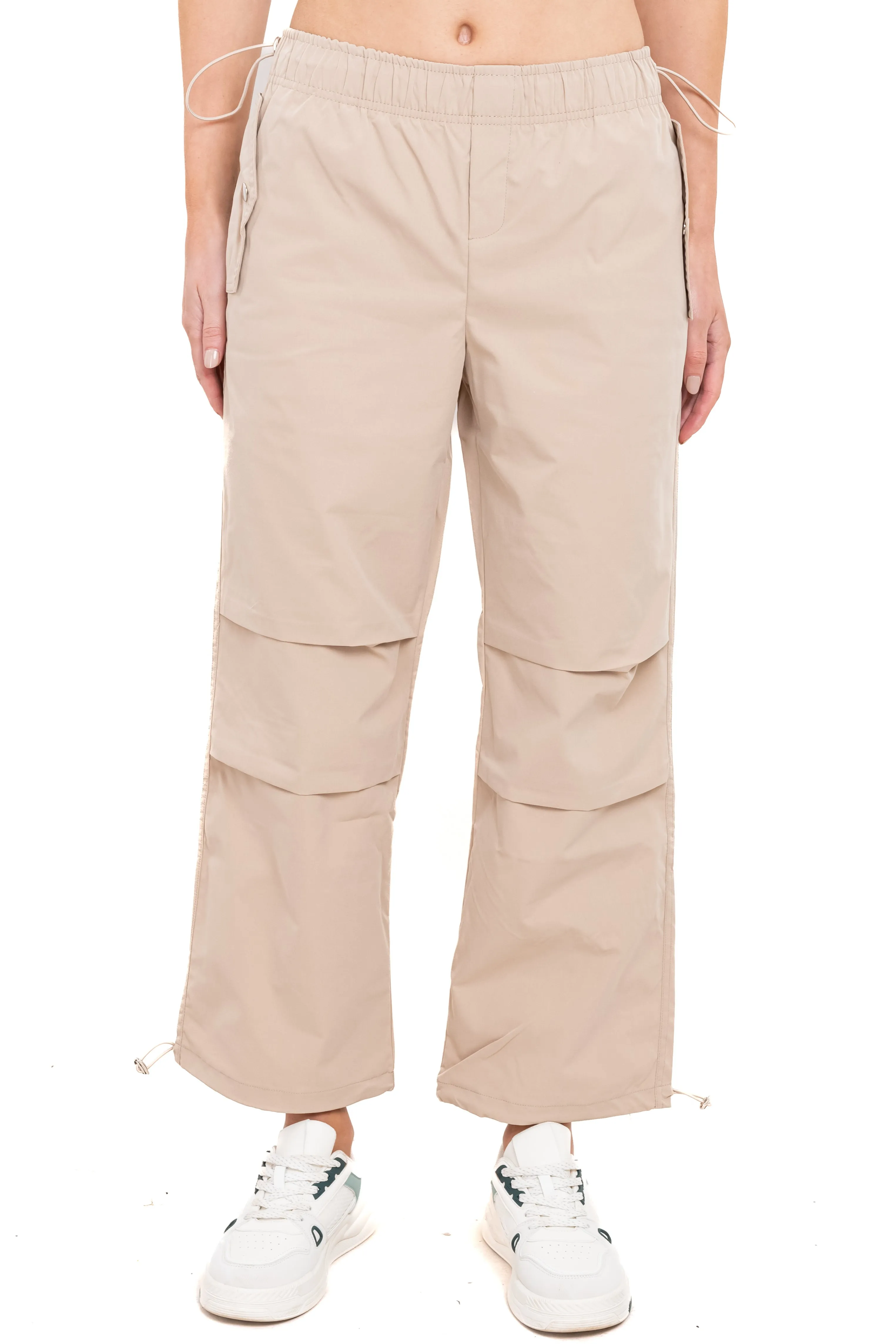 Pantalón parachute cintura elástica sold by Shasa