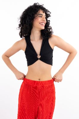 Top plisado argolla corazón sold by Shasa