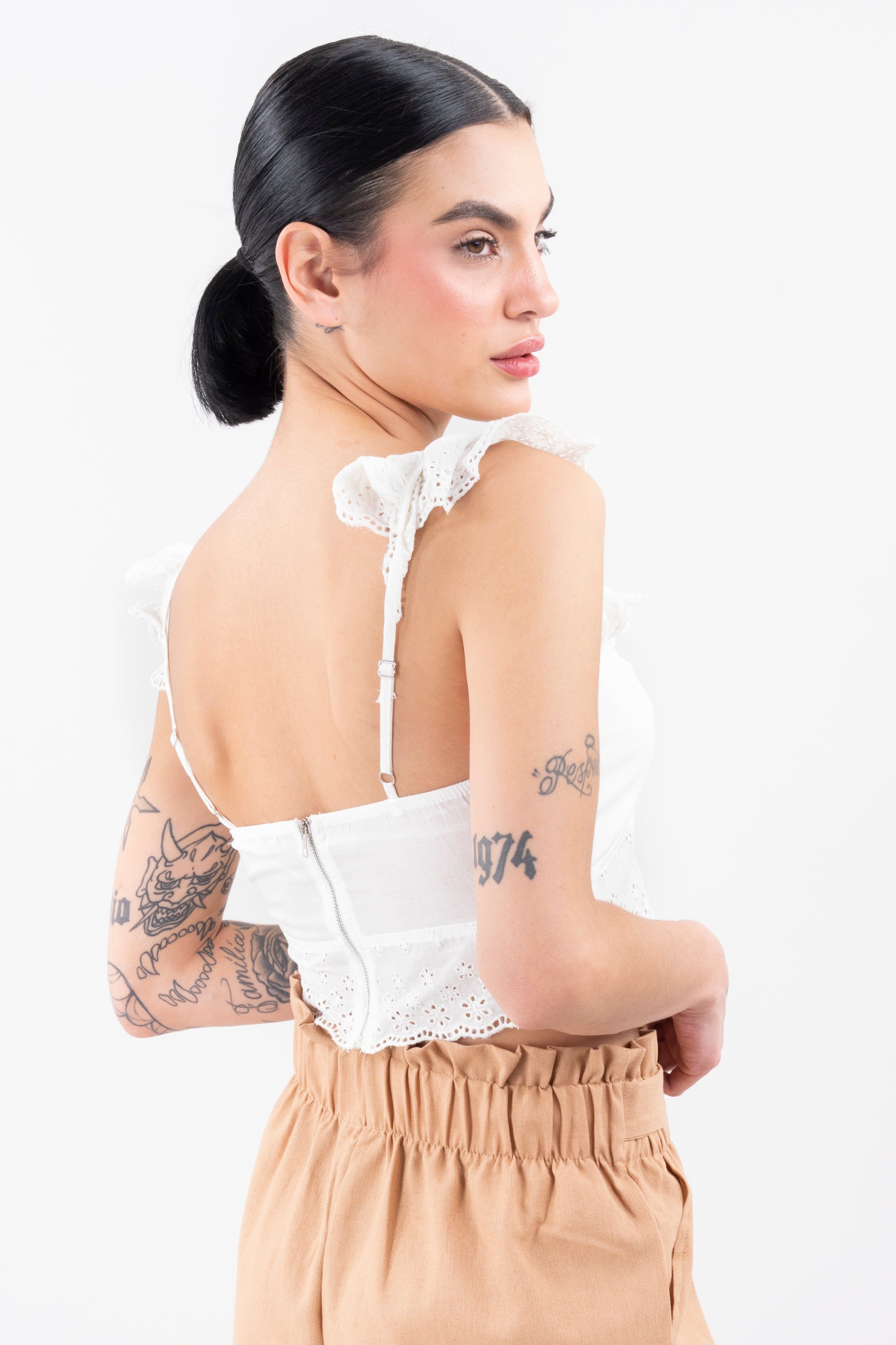 Blusa olán eyelet flores sold by Shasa product image thumbnail 3