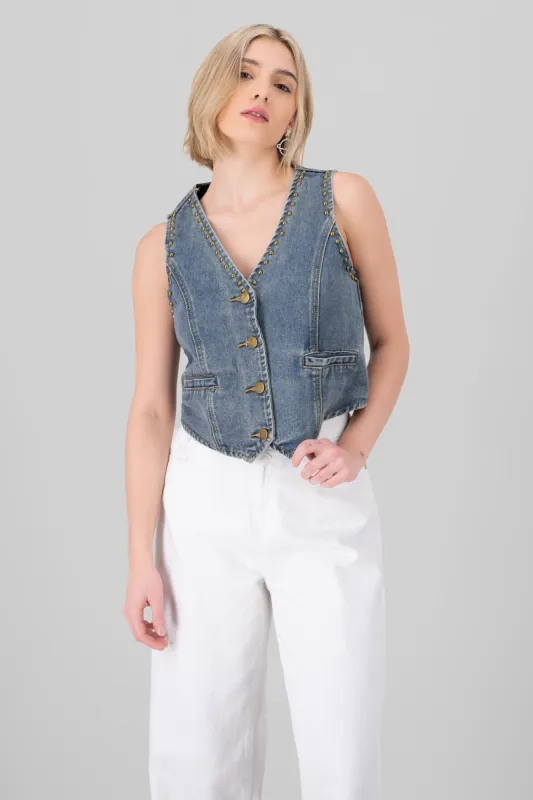 Chelco denim con estoperoles sold by Shasa