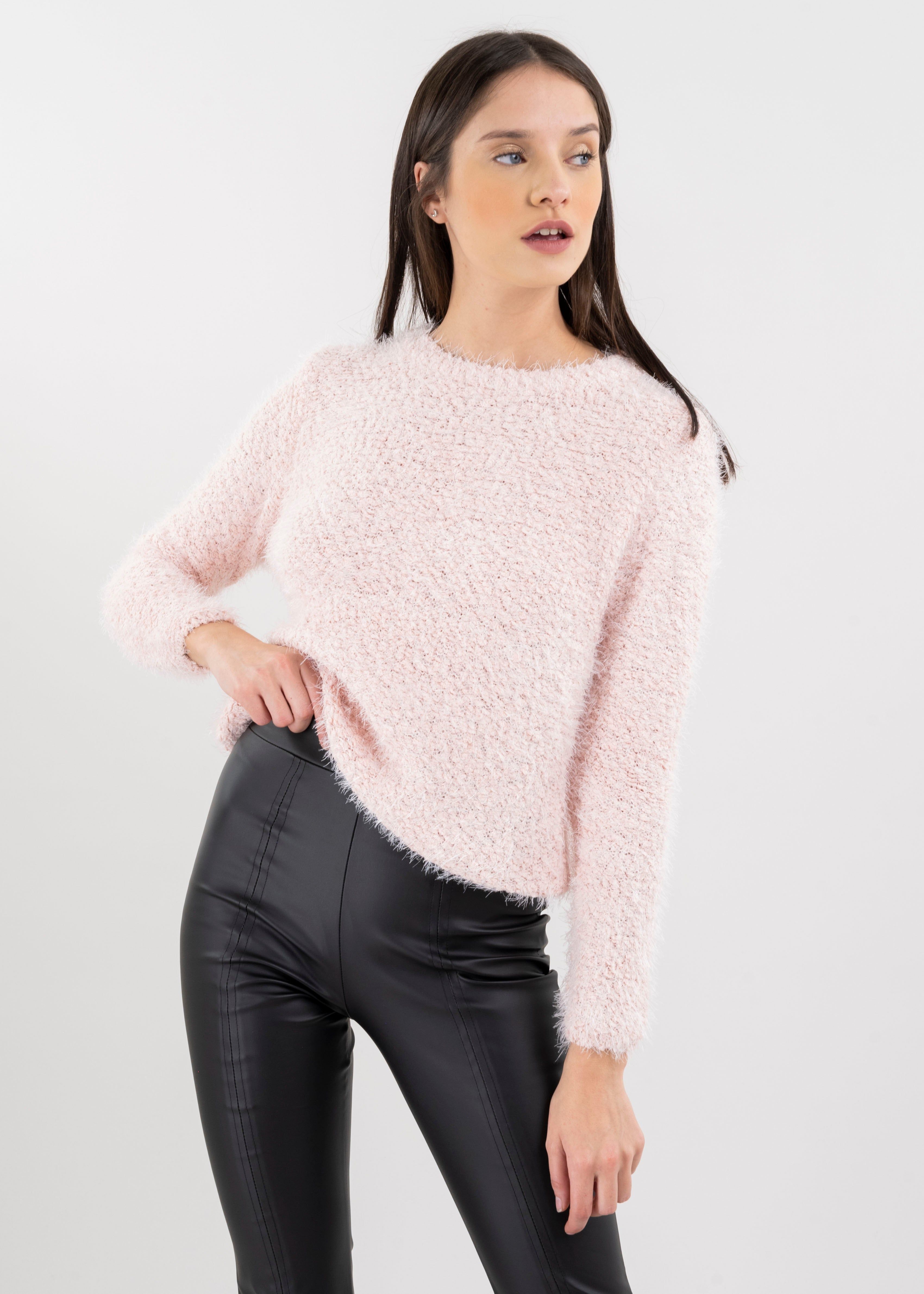 Suéter tejido peluche sold by Shasa