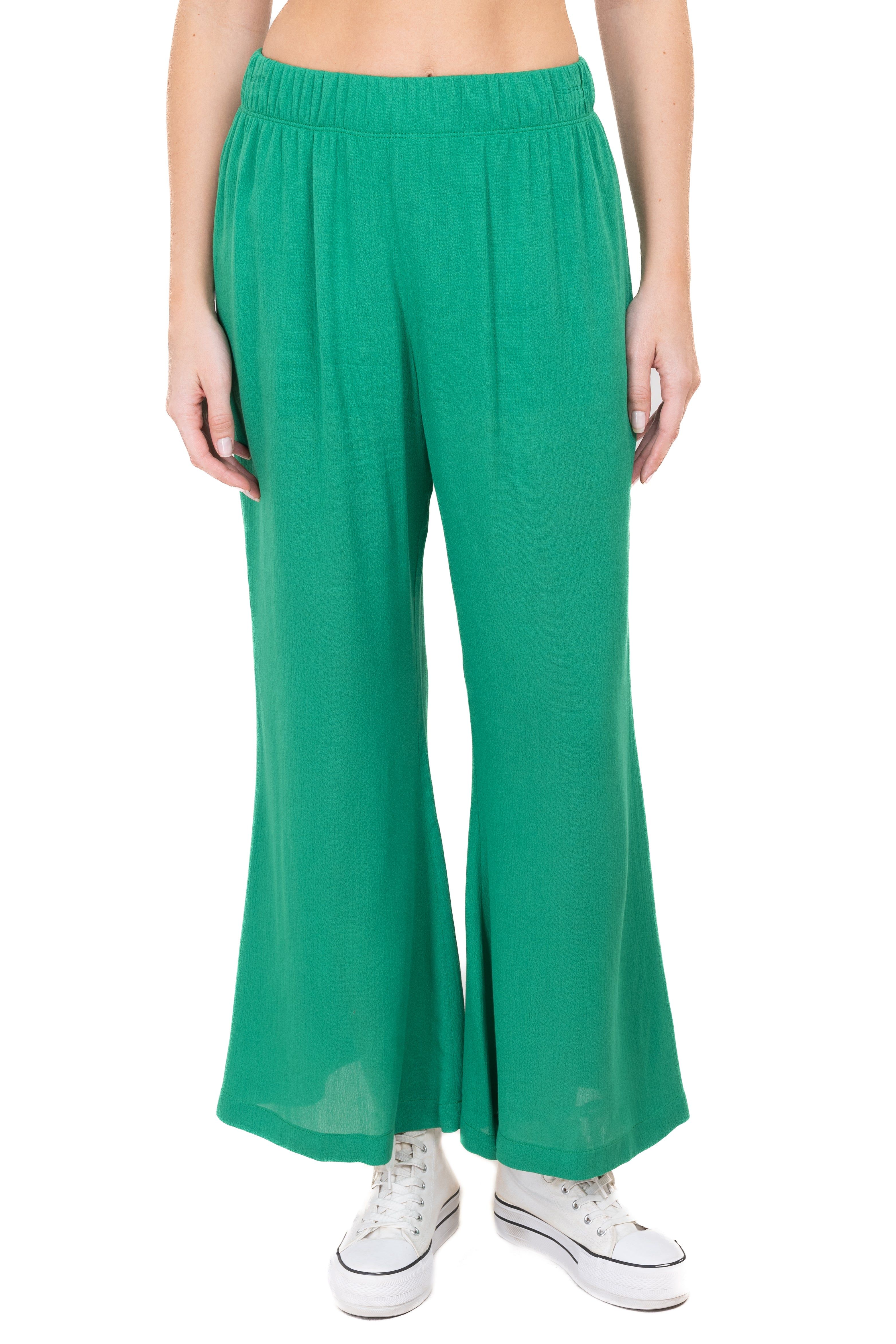 Pantalón amplio liso recto sold by Shasa