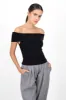 Top corto off shoulder sold by Shasa