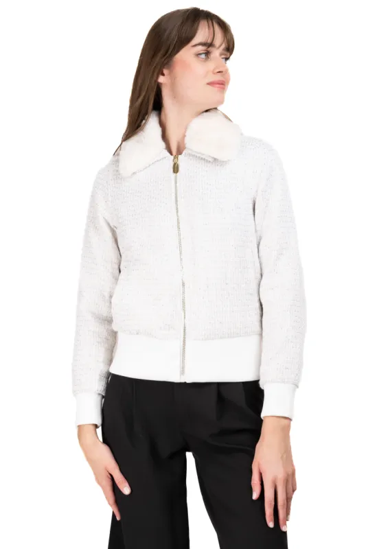 Abrigo peluche detalle brillos sold by Shasa