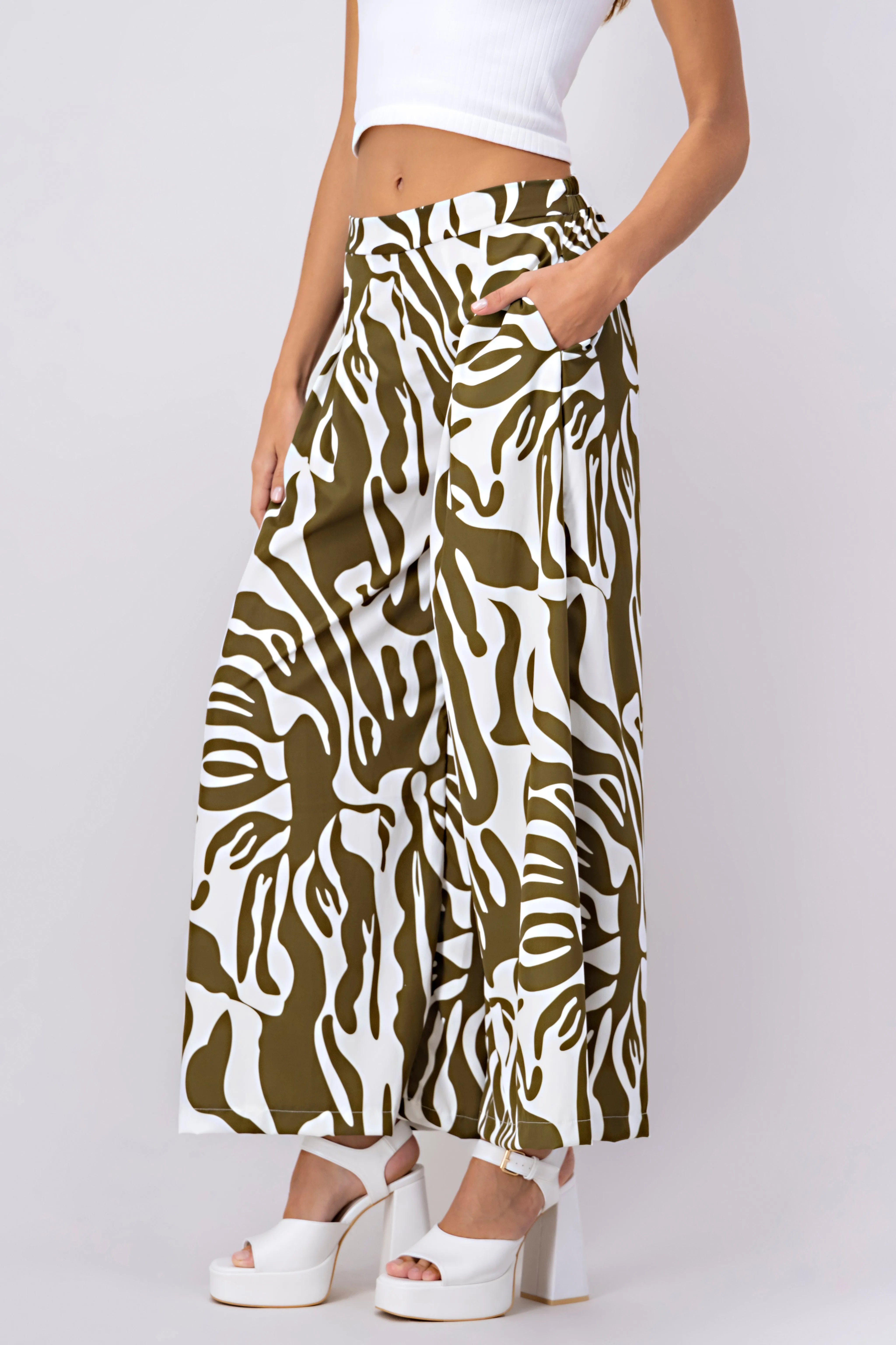 Pantalón super wide leg estampado sold by Shasa product image thumbnail 3