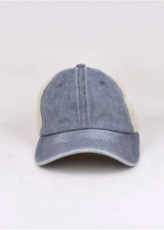 Gorra deslavada red sold by Shasa