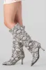 Bota larga estructura puntal sold by Shasa