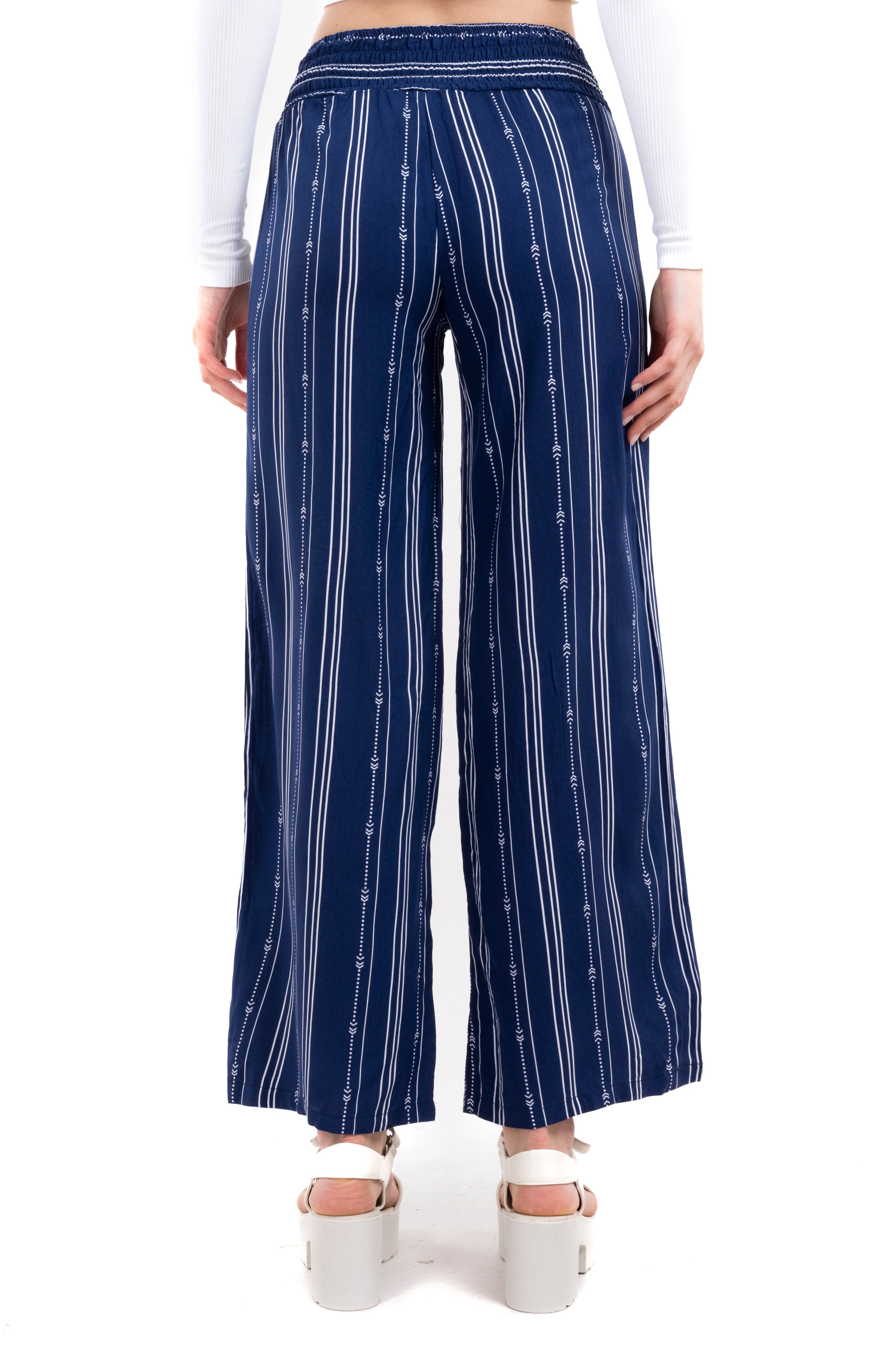 Pantalón wide leg líneas tribal sold by Shasa product image thumbnail 4