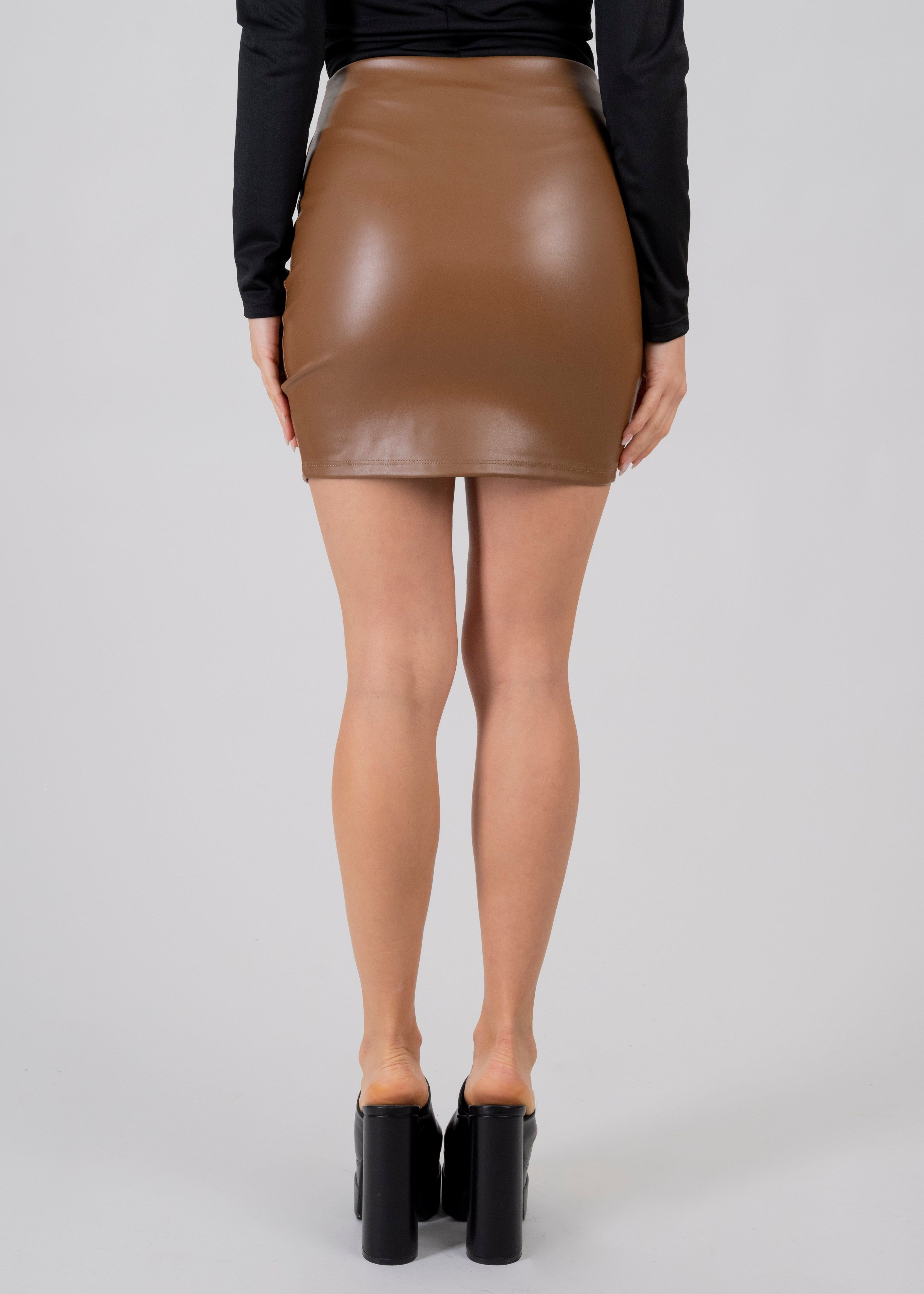 Falda mini efecto piel abertura pierna sold by Shasa product image thumbnail 4