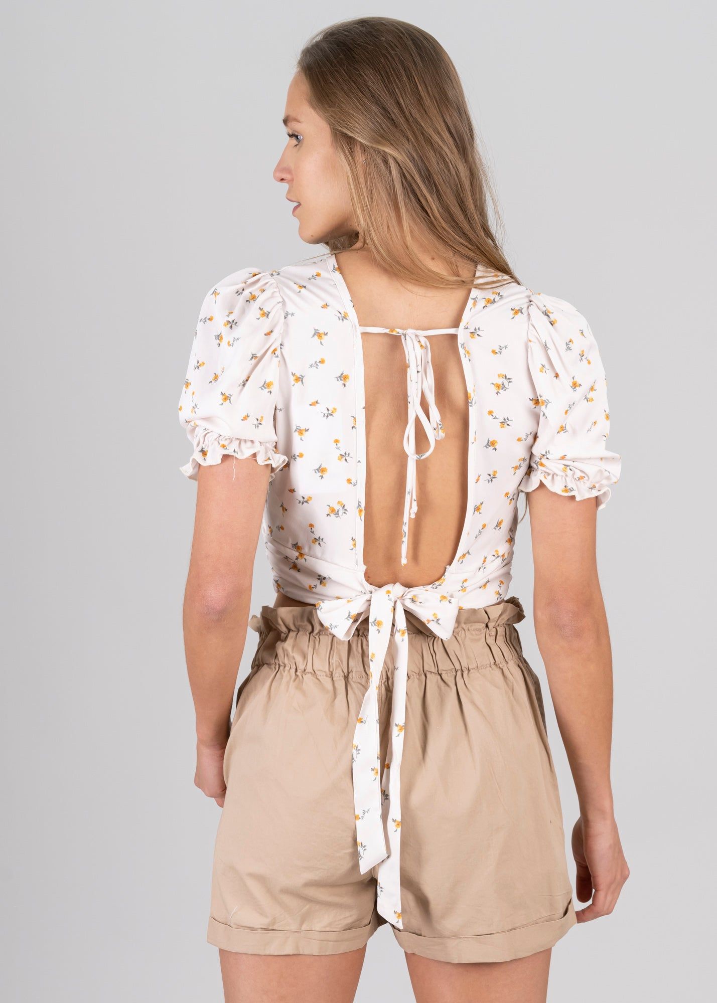 Blusa estampado flores cintas espalda sold by Shasa product image thumbnail 4