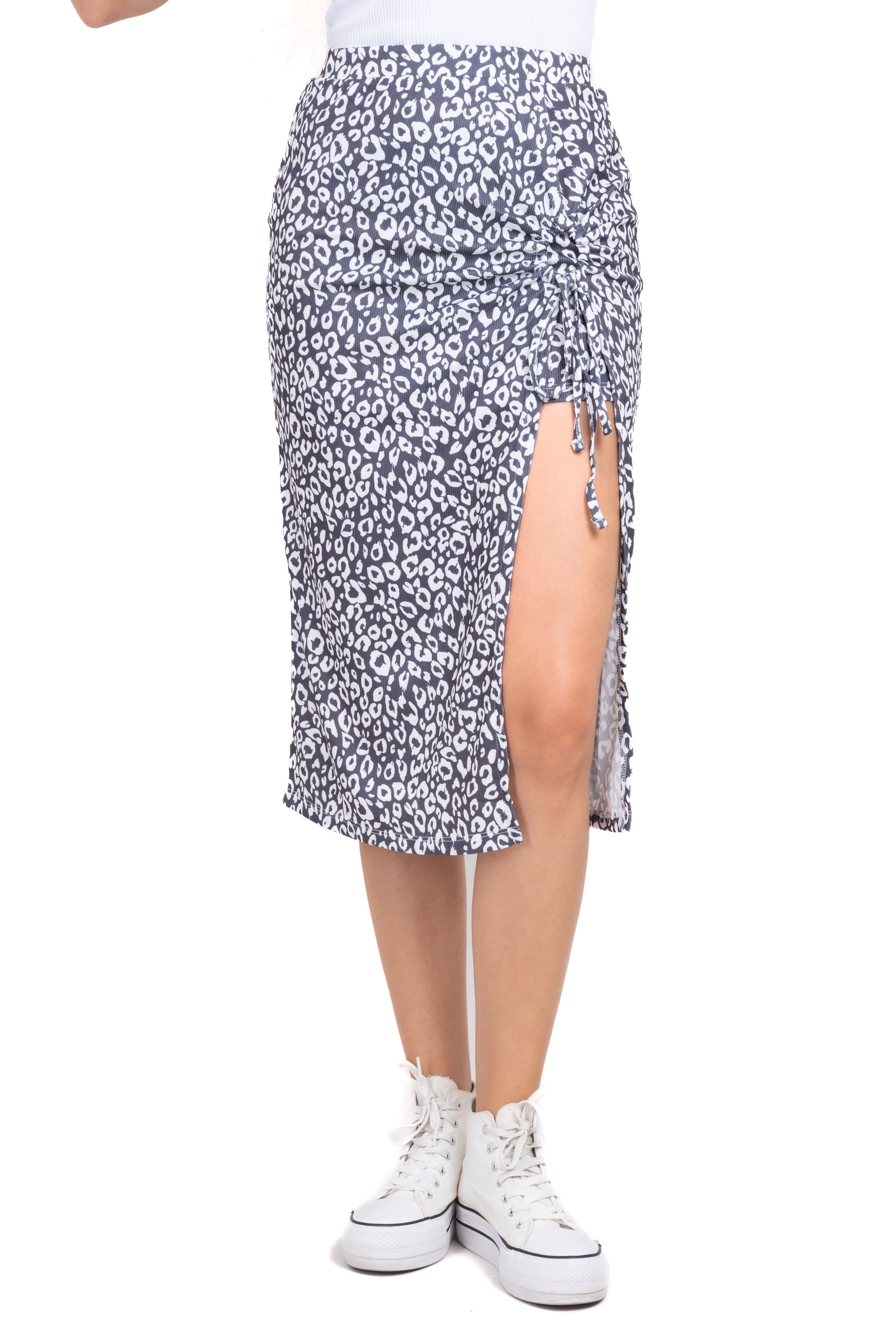 Falda midi animal print sold by Shasa