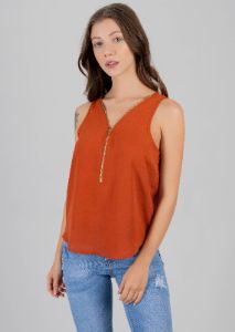Blusa tirantes cierre delantero sold by Shasa