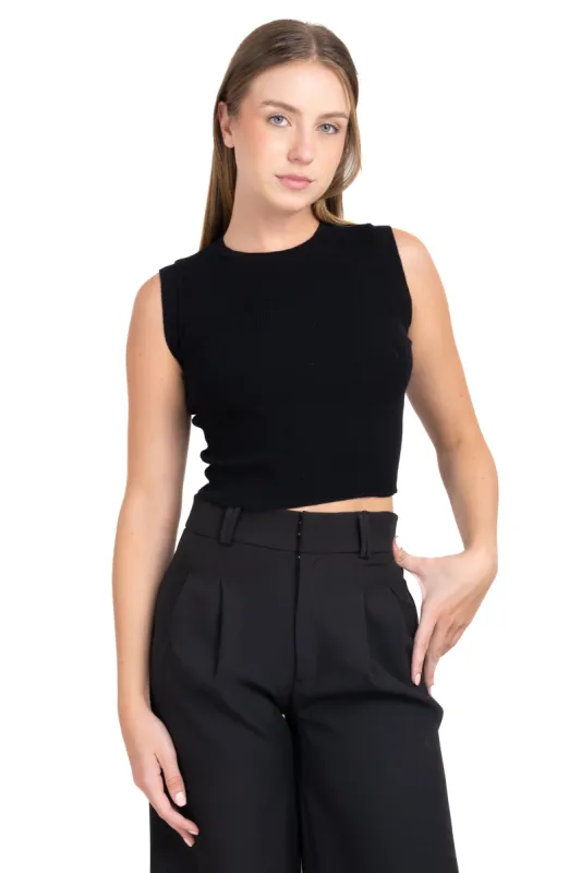 Top tejido ligero cuello redondo sold by Shasa