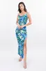 Vestido maxi abertura estampado hojas sold by Shasa
