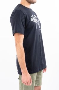 Playera manga corta estampado frontal sold by Shasa