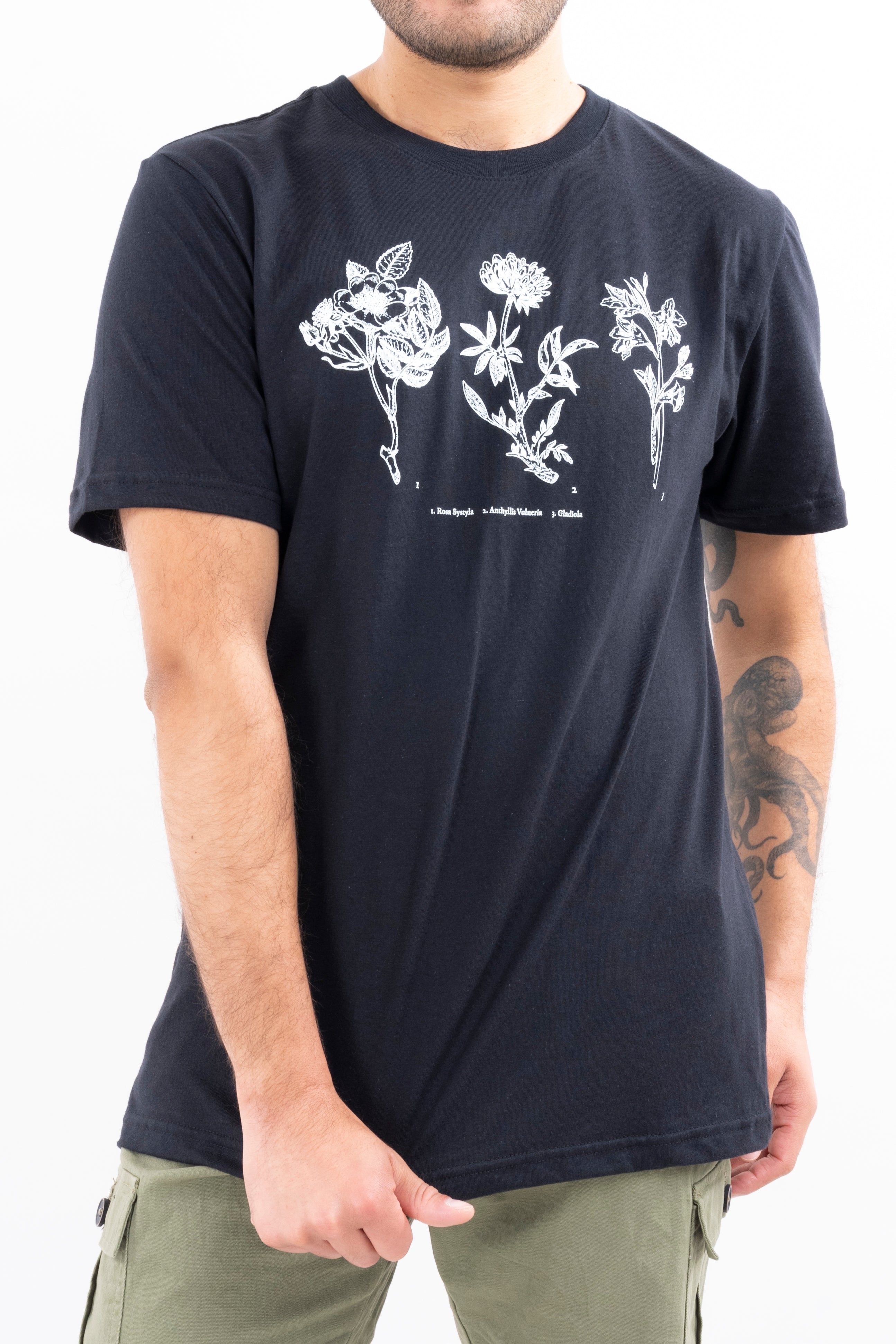 Playera manga corta estampado frontal sold by Shasa