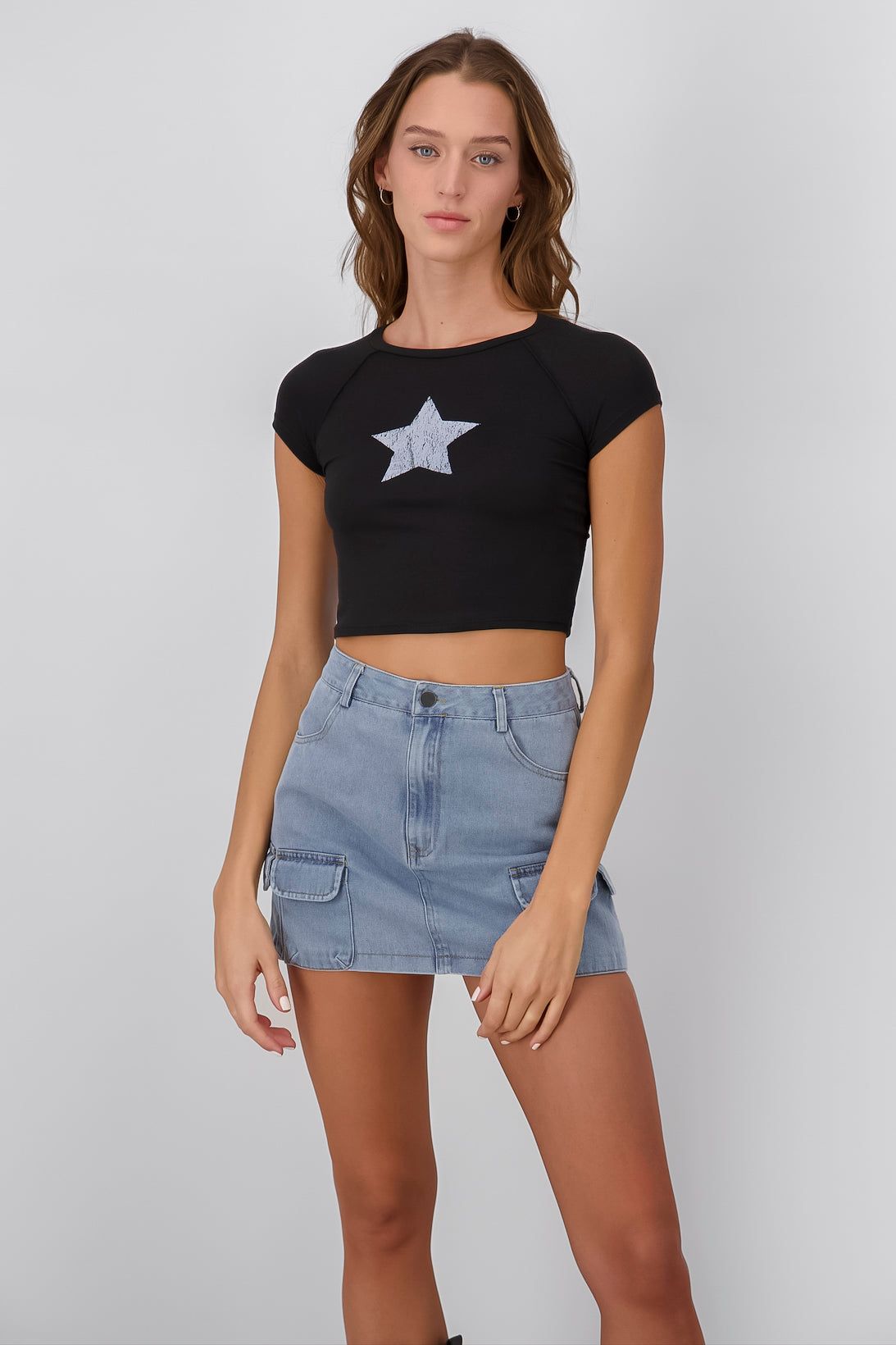 Playera crop estrella detalle cortes sold by Shasa